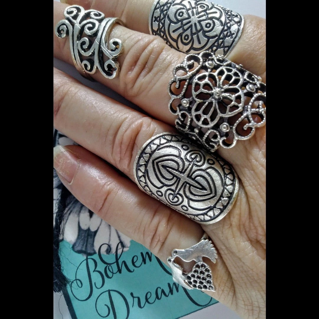 Flower Filigree Band Ring