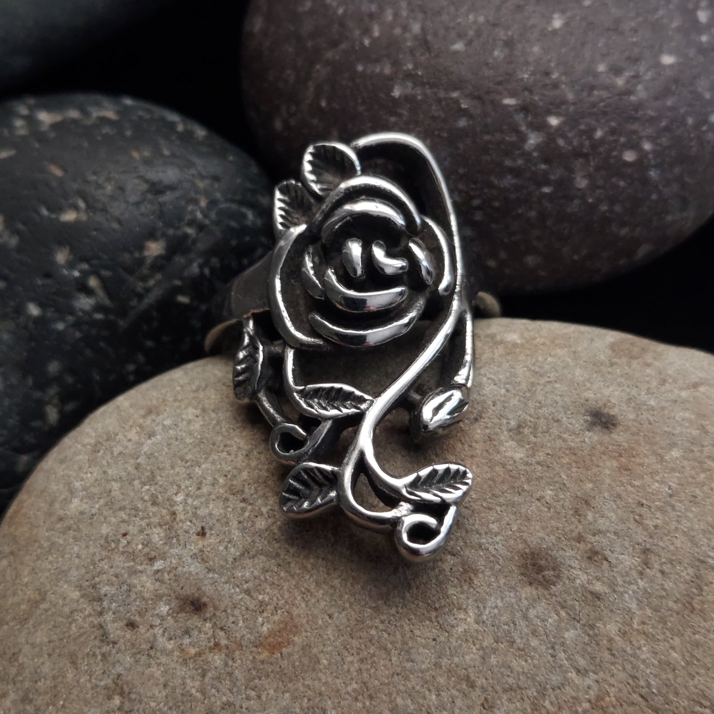Rose with Swirling Leaves Ring