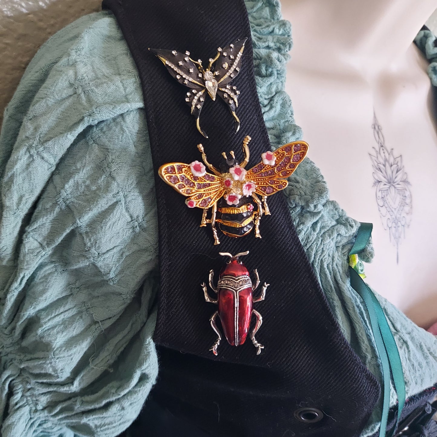 Bee  Brooch Pin