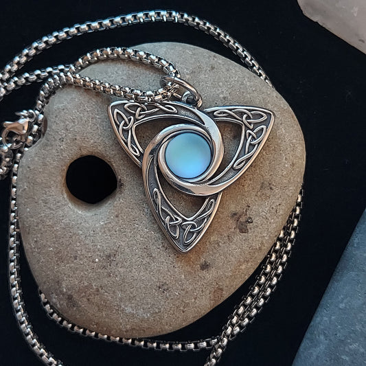 Celtic Triquetra Necklace