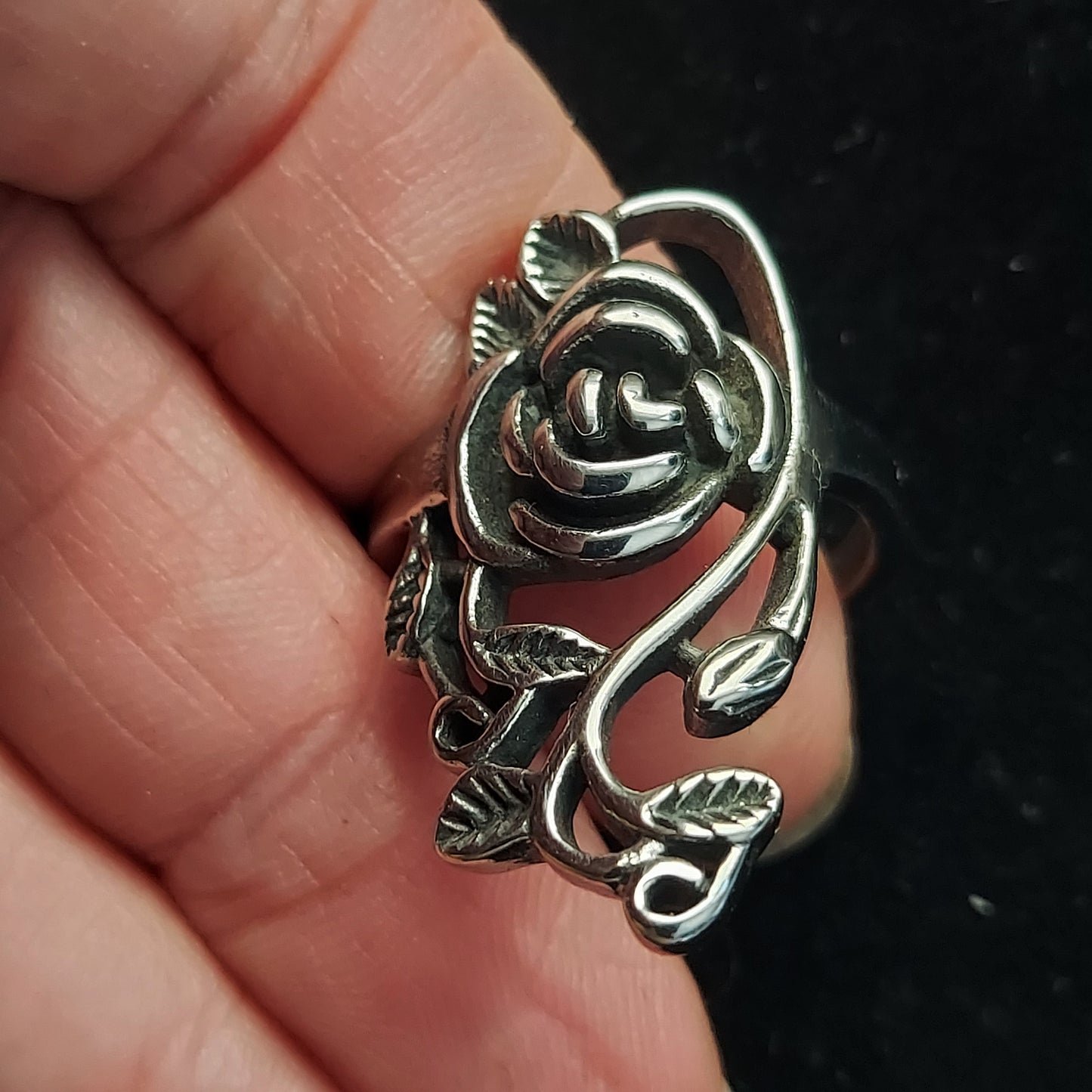 Rose with Swirling Leaves Ring
