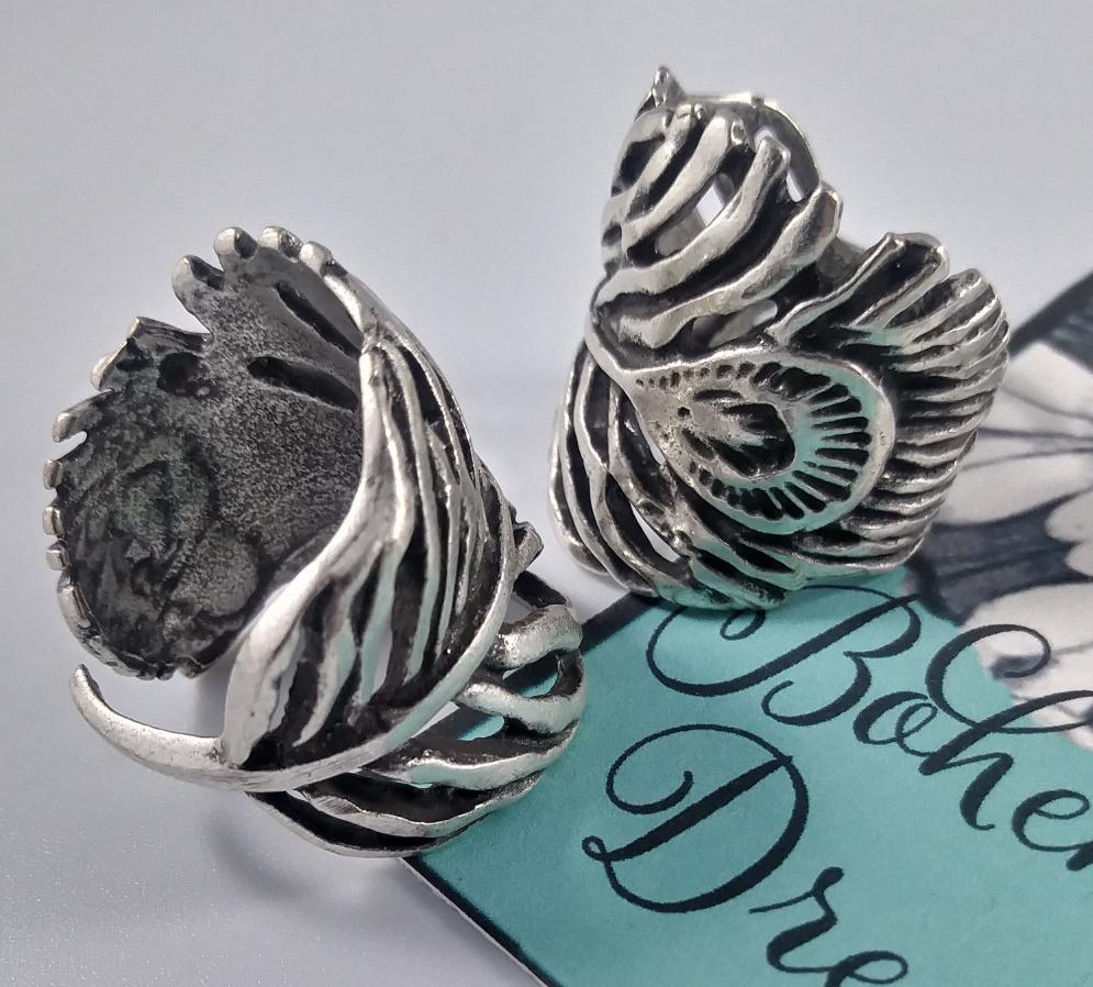 Boho peacock feather ring in bohemian jewelry